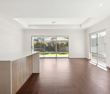 12A Loris Way - Photo 1
