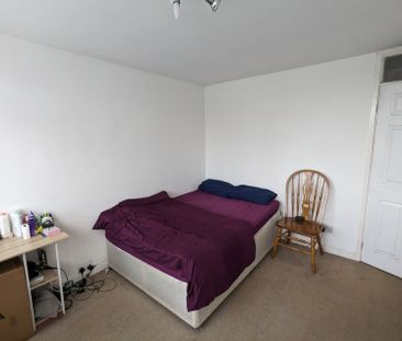 Stonehouse Lane, Coventry - - Photo 6