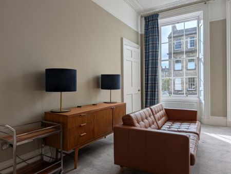 3 bedroom flat to rent - Photo 2