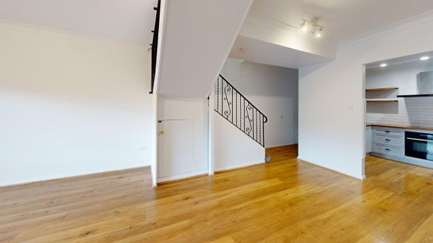 4/10 Kitchener Parade, The Hill NSW 2300 - Photo 1