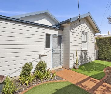 2 bedroom cottage in Queanbeyan - Photo 3