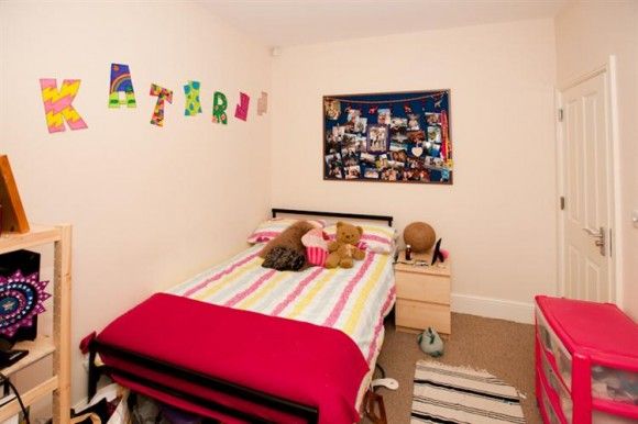 Newly refurbished 4 bed property for July 2014 - Photo 1