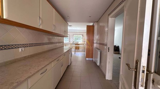 3 bedroom luxury Villa for rent in Cascais, Lisbon - Photo 1