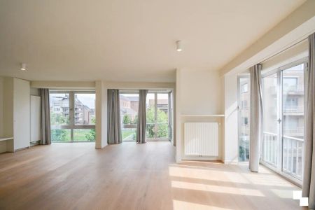 Ruim en modern appartement in het centrum - Roeselare - Photo 2