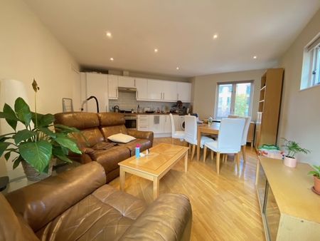 3 Bed Flat, Kempton Court, E1 - Photo 2