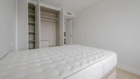 Piso de alquiler en De Enrique de Aldama, Peñagrande - Photo 3