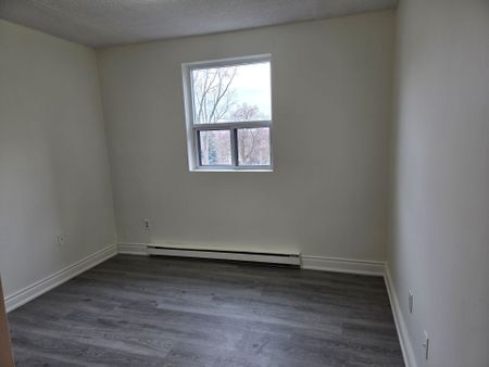 For Lease - 97 Nonquon Road Unit# 402, Oshawa, Ontario - Photo 4