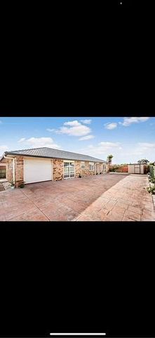 Spacious 3 Bedroom + Study In Papatoetoe - Photo 2