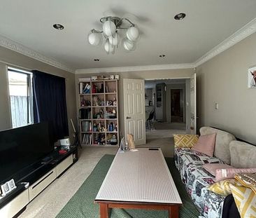 Spacious 4 Bedroom Family Home – Westlake Zone - Photo 1