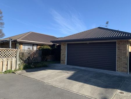 3 bedroom home in Redwoodtown - Photo 5