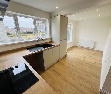 2 bedroom semi-detached house to rent - Photo 6