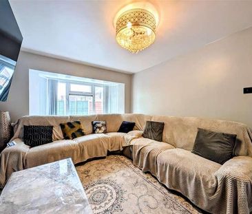 Glastonbury Crescent, Walsall, WS3 - Photo 3