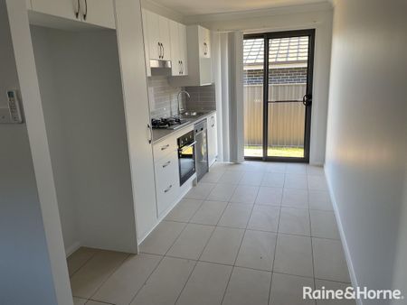 1/36 Rodgers Road, West Tamworth, NSW 2340 - Photo 2