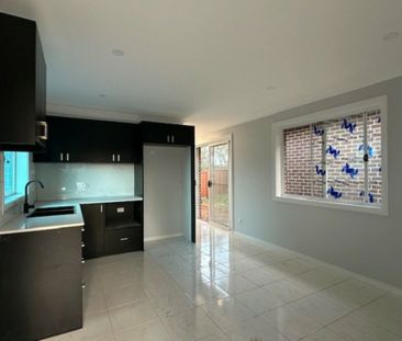 Modern granny flat with Parking - Photo 4