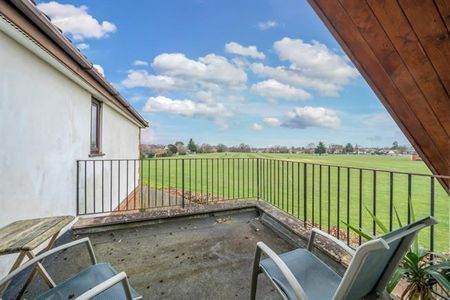 4 bedroom detached house to rent - Photo 3