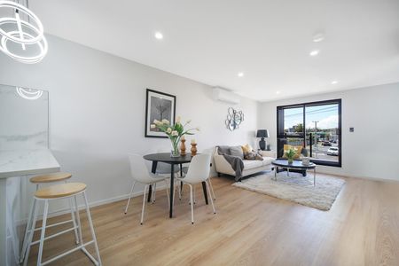PAKURANGA, 3 BEDROOMS + Study - Photo 2