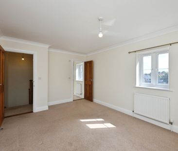 Turners Hill, Waltham Cross, Cheshunt - Photo 6