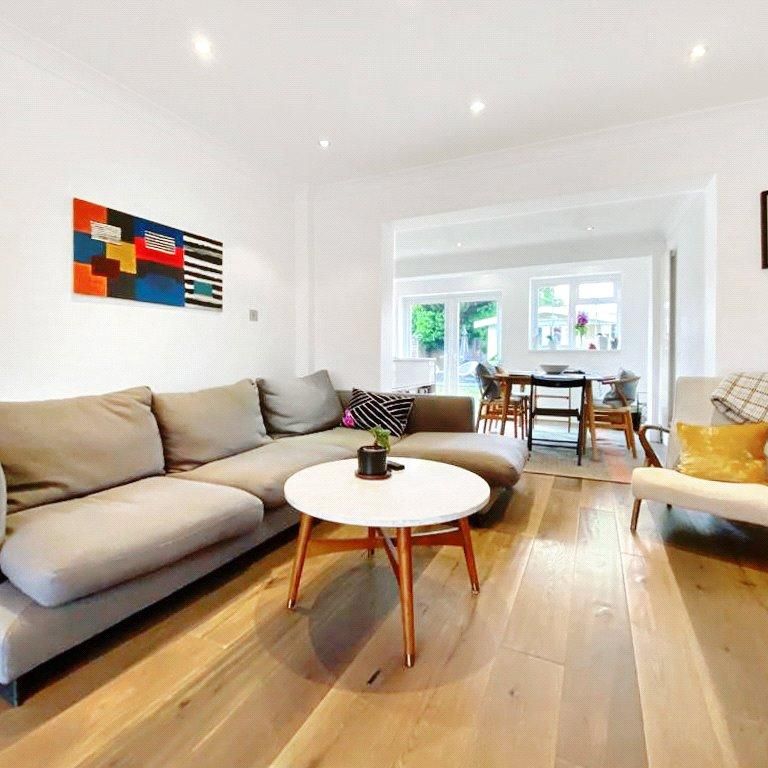 3 bedroom semi-detached house to rent - Photo 1