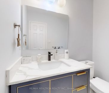 For Lease - 426 Herridge Circle, Newmarket, Ontario - Photo 2