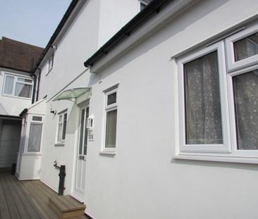 2 bedroom property to rent - Photo 4