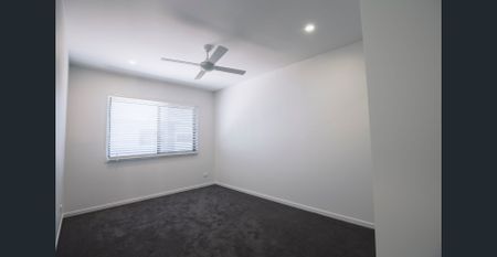 LIFESTYLE AND LOW MAINTENANCE IN SUNSHINE COVE - Photo 4