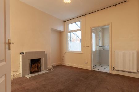 2 bedroom terraced house to rent - Photo 4