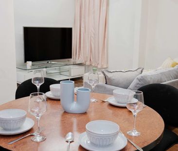 Special 2 bedroom units fully furniture - Photo 2