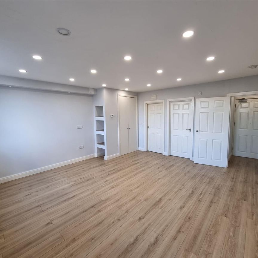 London Road, Croydon - Photo 1