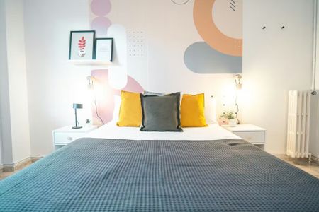 Carrer de Roger de Llúria, Barcelona, Catalonia 08037 - Photo 4