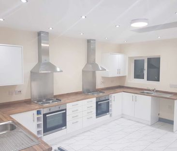 SPACIOUS EN-SUITE HOUSESHARE NEAR NEW CROSS HOSPITAL Room 1 - Photo 3