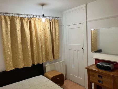 Room in a Shared House, Canada Avenue, N18 - Photo 5