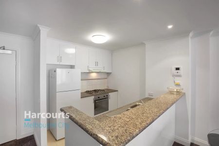 Spring Street Towers - Fully Furnished! - Photo 4