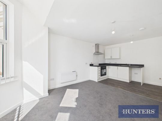 2 bedroom Flat To Let - Photo 1
