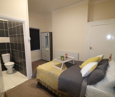 Room 4 - Photo 5