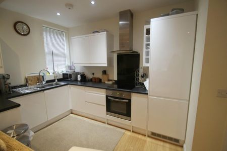 2 bedroom flat to rent - Photo 5