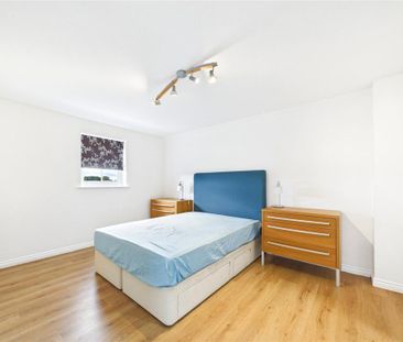 3 bedroom end of terrace house to rent - Photo 4