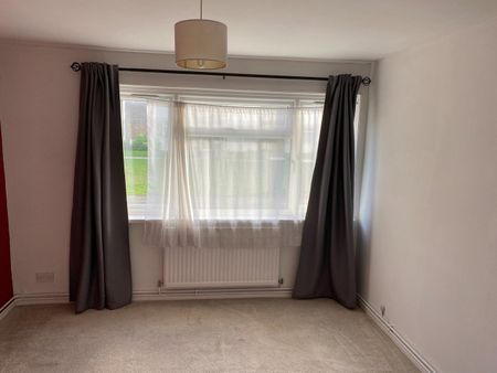 2 Bed Maisonette, Chester Street, RG30 - Photo 5