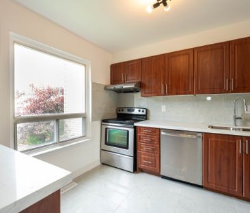 For Lease - 7440 Goreway Drive Unit# 28, Mississauga, Ontario - Photo 5