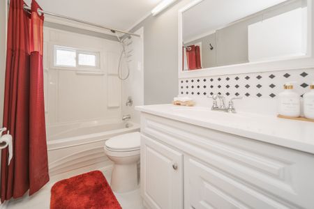 For Lease - 74 De La Salle Boulevard, Georgina, Ontario - Photo 5