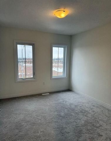 For Lease - 48 Varsity Drive, Welland, Ontario - Photo 2