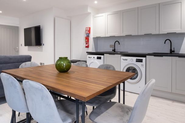 6 bedroom house of multiple occupation to rent - Photo 1