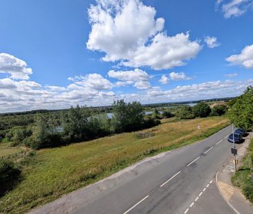 3 bedroom flat to rent - Photo 2