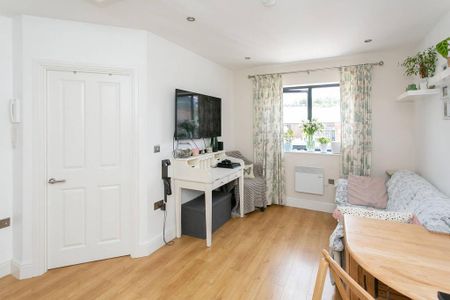 1 bedroom flat to rent - Photo 2