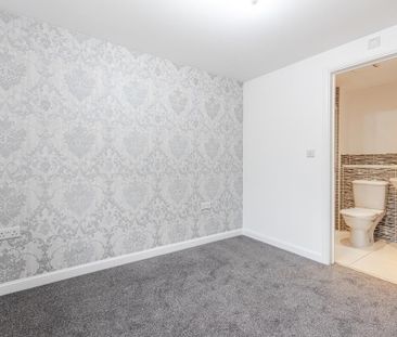 4 bedroom detached house to rent - Photo 5