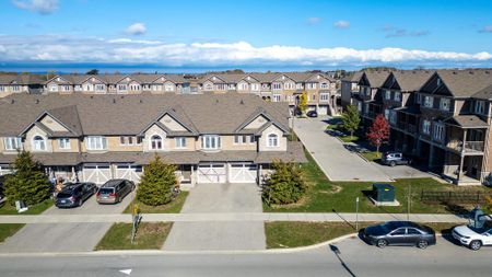 For Lease - 235 Bellagio Avenue, Hamilton, Ontario - Photo 5