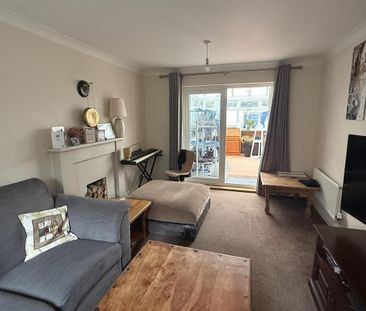 4 bedroom terraced house to rent - Photo 1