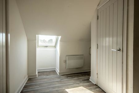 1 Bedroom - Photo 2