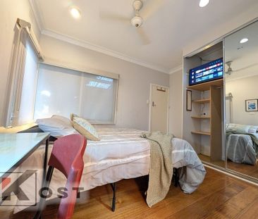 Blackburn South - Photo 2