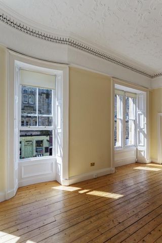3 bedroom flat to rent - Photo 4