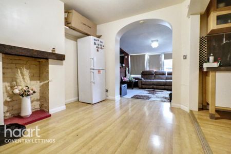 3 bedroom semi-detached house to rent - Photo 4